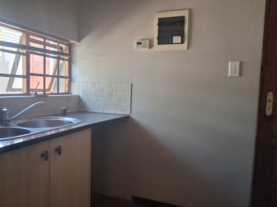 To Let 3 Bedroom Property for Rent in Hillside Free State